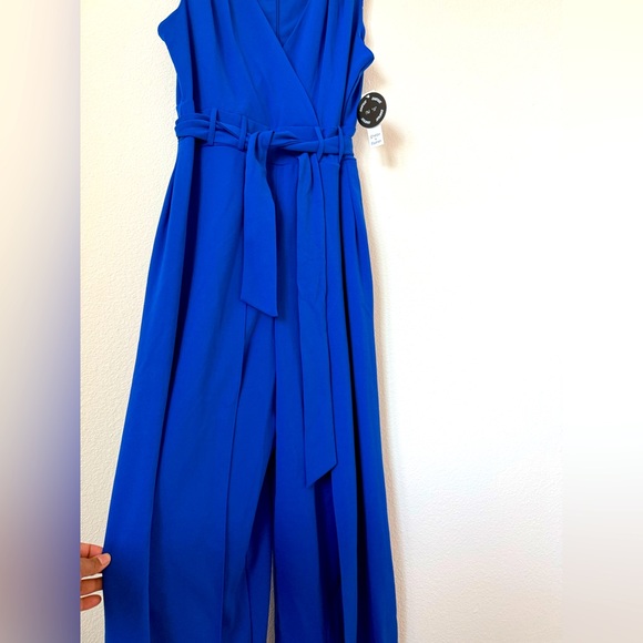 Sleveless Jumper - Picture 2 of 4